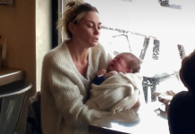 J’allais être mise dehors d’un café parce que mon bébé pleurait, quand soudain, à ma grande surprise, des hommes qui attendaient dans la file se sont interposés pour me défendre.