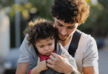Pendant deux ans, j’ai gardé un secret lourd à porter : j’ai un fils. Hier, mes parents l’ont découvert par hasard.