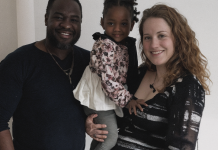 Ma belle-mère a brisé la petite cuisine de jeu de notre fille sous prétexte que c’était « pour son bien ». Elle pensait nous rendre service, mais ce qu’elle n’avait pas prévu, c’est que nous allions lui montrer qu’on ne peut pas agir ainsi sans en assumer les conséquences.