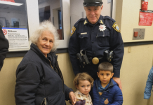 Une nuit glaciale, une grand-mère vivant seule découvre devant chez elle un petit garçon en fuite qui la supplie de ne pas le laisser repartir. Ce qu’elle va faire ensuite va changer deux vies.