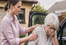 Une femme âgée était persuadée que sa fille adoptive la conduisait dans une maison de retraite… Mais ce qui s’est réellement passé a bouleversé sa vie d’une manière qu’elle n’aurait jamais imaginée.