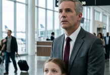 Ma mère biologique m’a abandonnée à l’aéroport quand je n’avais que huit ans, juste pour profiter de vacances luxueuses avec son nouveau mari et ses enfants, et elle a dit : « Tu peux t’occuper de toi-même. »